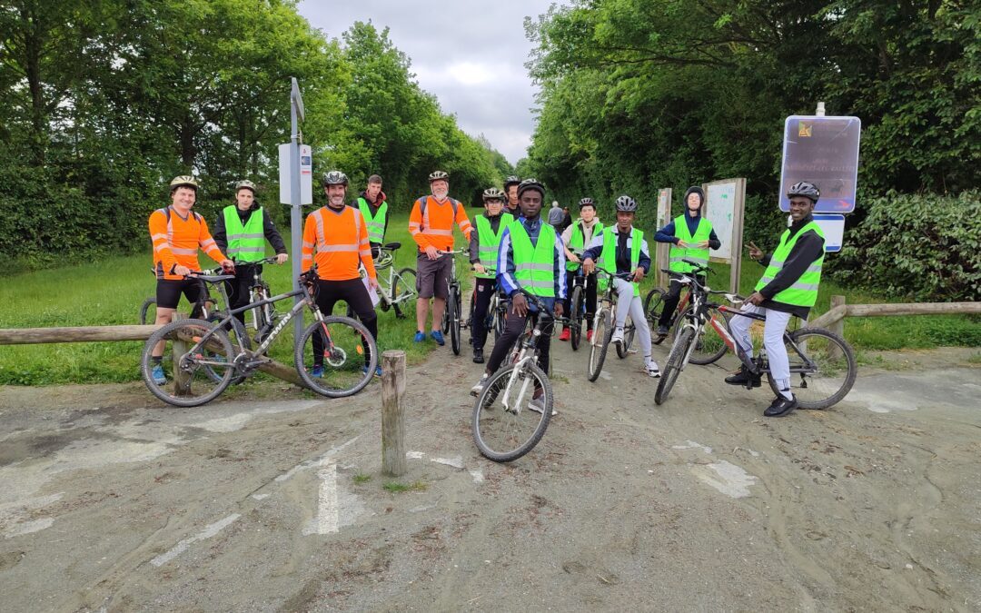 Photo du départ, de Mayenne, pour Center Parc, des CAP CIP à vélo